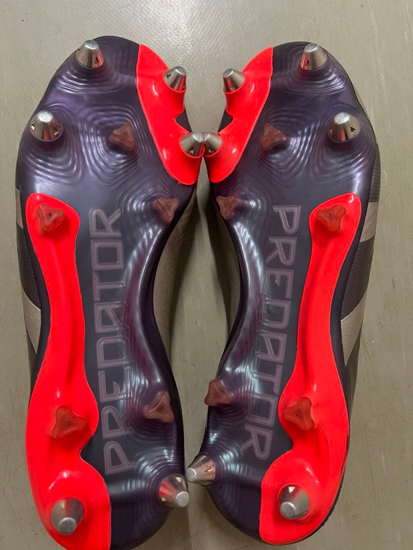 adidasプレデター ELITE レースレス SG