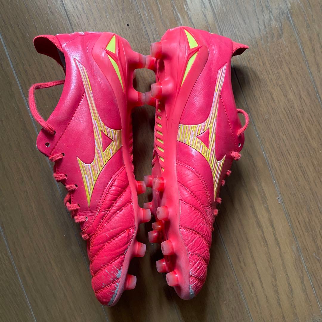 Mizuno Morelia Neo レッド