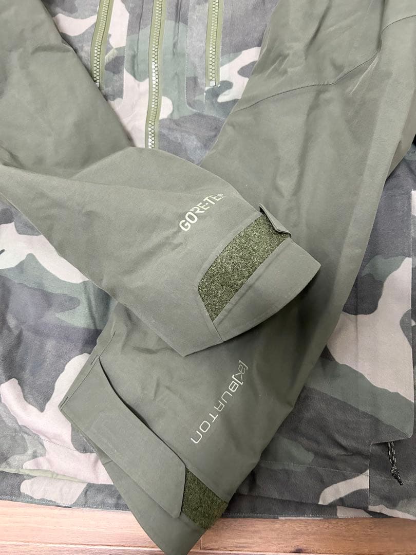 バートン [ak] GORE-TEX 2L Swash Jacket S 迷彩