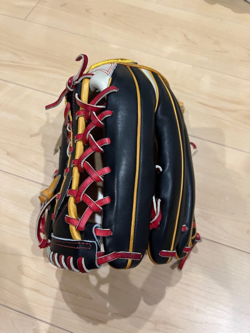 Mizuno Pro 外野軟式用グローブ 黒/白/赤