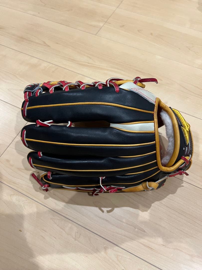 Mizuno Pro 外野軟式用グローブ 黒/白/赤