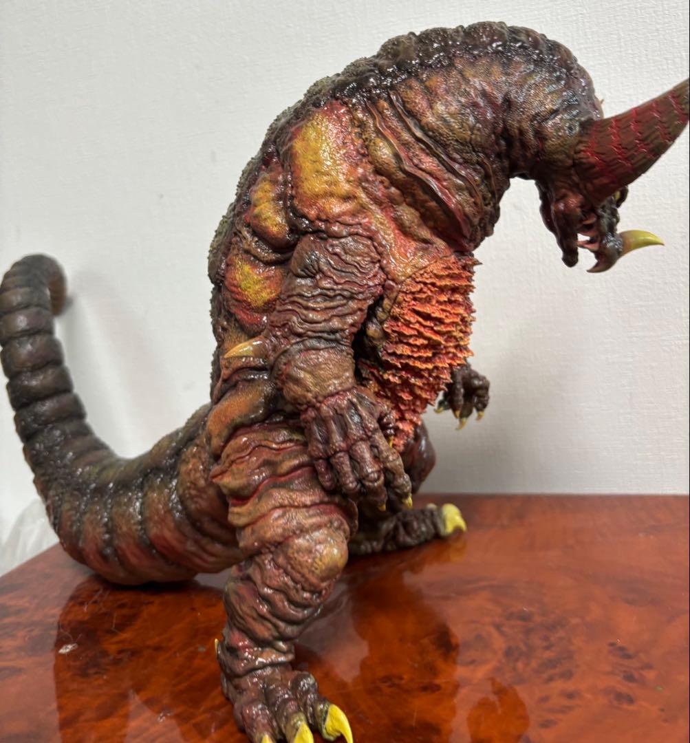 ゴモラ レオニックバースト塊獣極致　カスタムリペイント作品