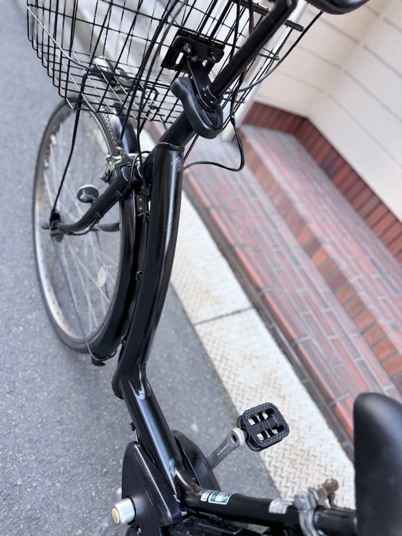 大阪府　ブリヂストン　電動アシスト自転車 シティタイプ 黒 バスケット付き