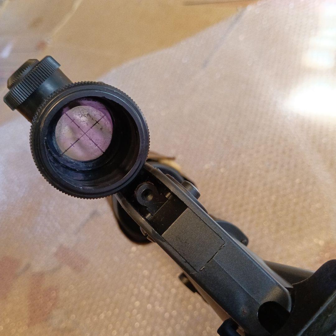 ・M16ーＡ1 (銃口は塞がれています、モデルガン)　・コクサイ製