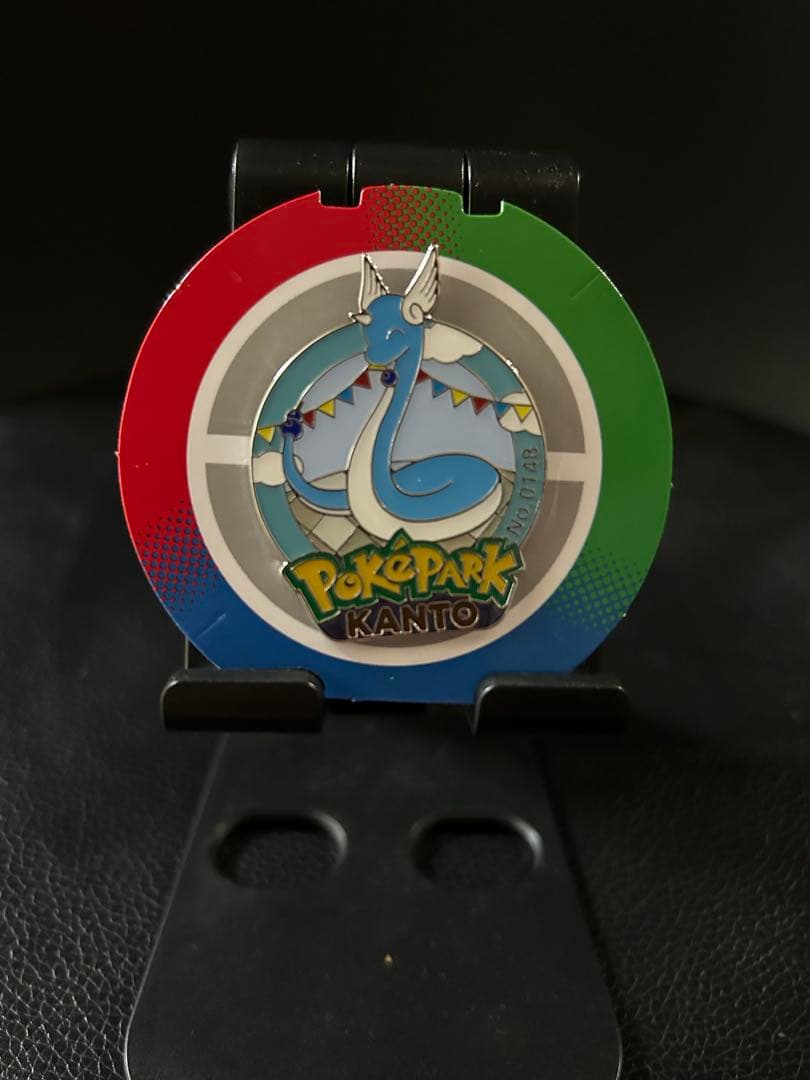 ポケパークカントー ピンズ 8個セット(ボール付き）