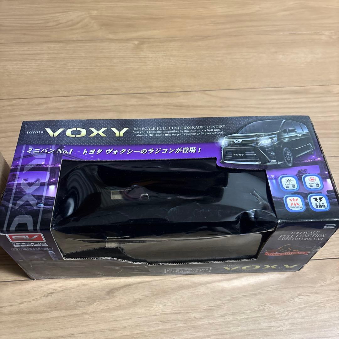 TOYOTAヴォクシーラジコンカー　ジャンク品
