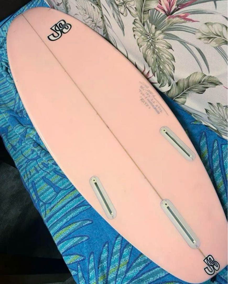 JS サーフボード 5'11ショートボード　送料込み