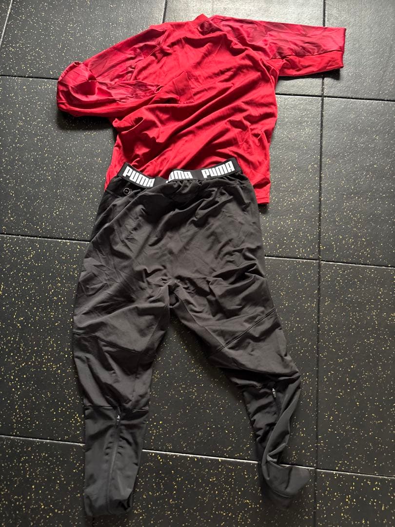 PUMA 赤 長袖シャツ & 黒 ジャージパンツ セット