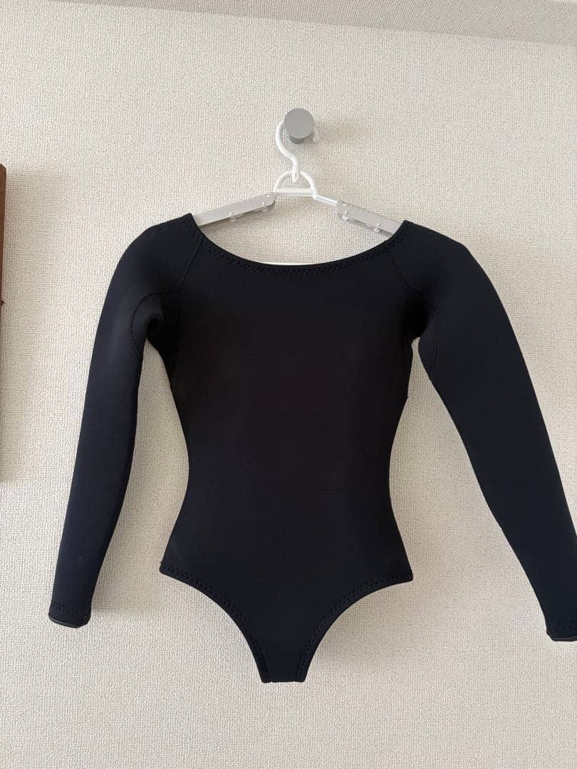 MARIA weitsuit マリアウェットスーツスプリング ジッパーポケット付