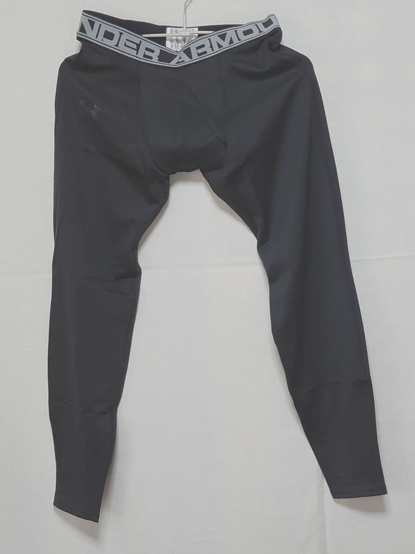 ②アンダーアーマー UNDER ARMOUR メンズ トップス＆ボトムス Ｍ？黒