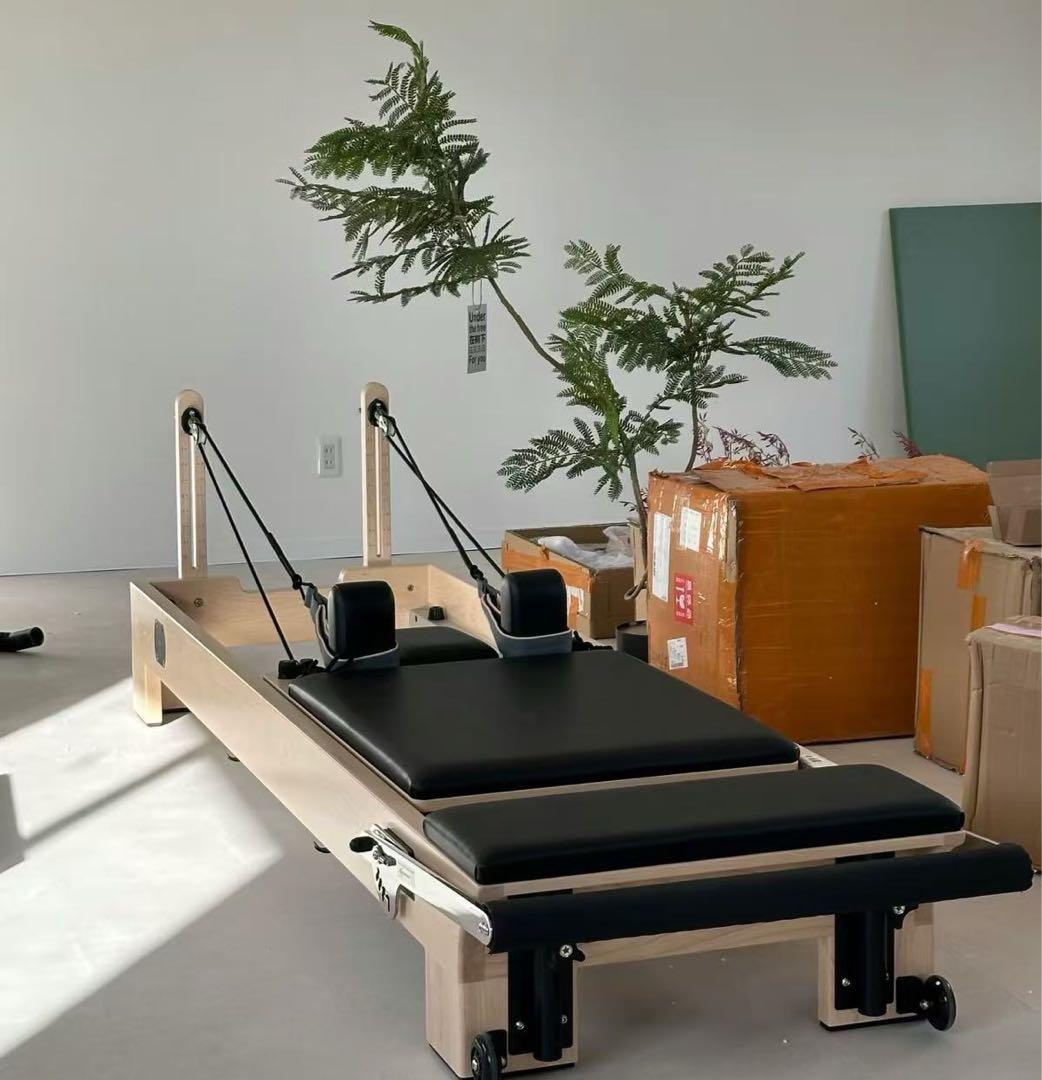 木製ピラティスリフォーマー（Pilates Reformer）
