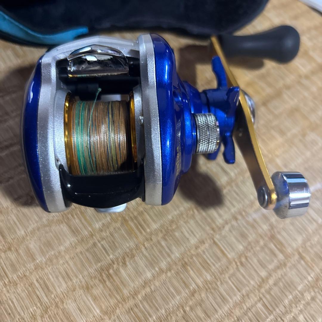 Daiwa MAGFORCE リール 青 ケース付き