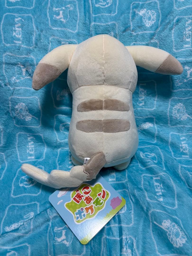 ピカチュウ　うすいろ　ぬいぐるみ