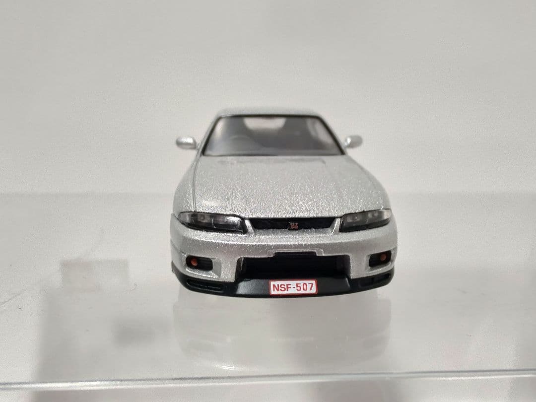 トミカリミテッドヴィンテージネオ スカイライン R33 GT-R