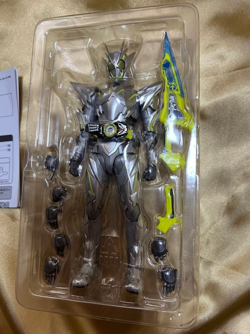 フィギュアーツ 仮面ライダーゼロワン メタルクラスタホッパー