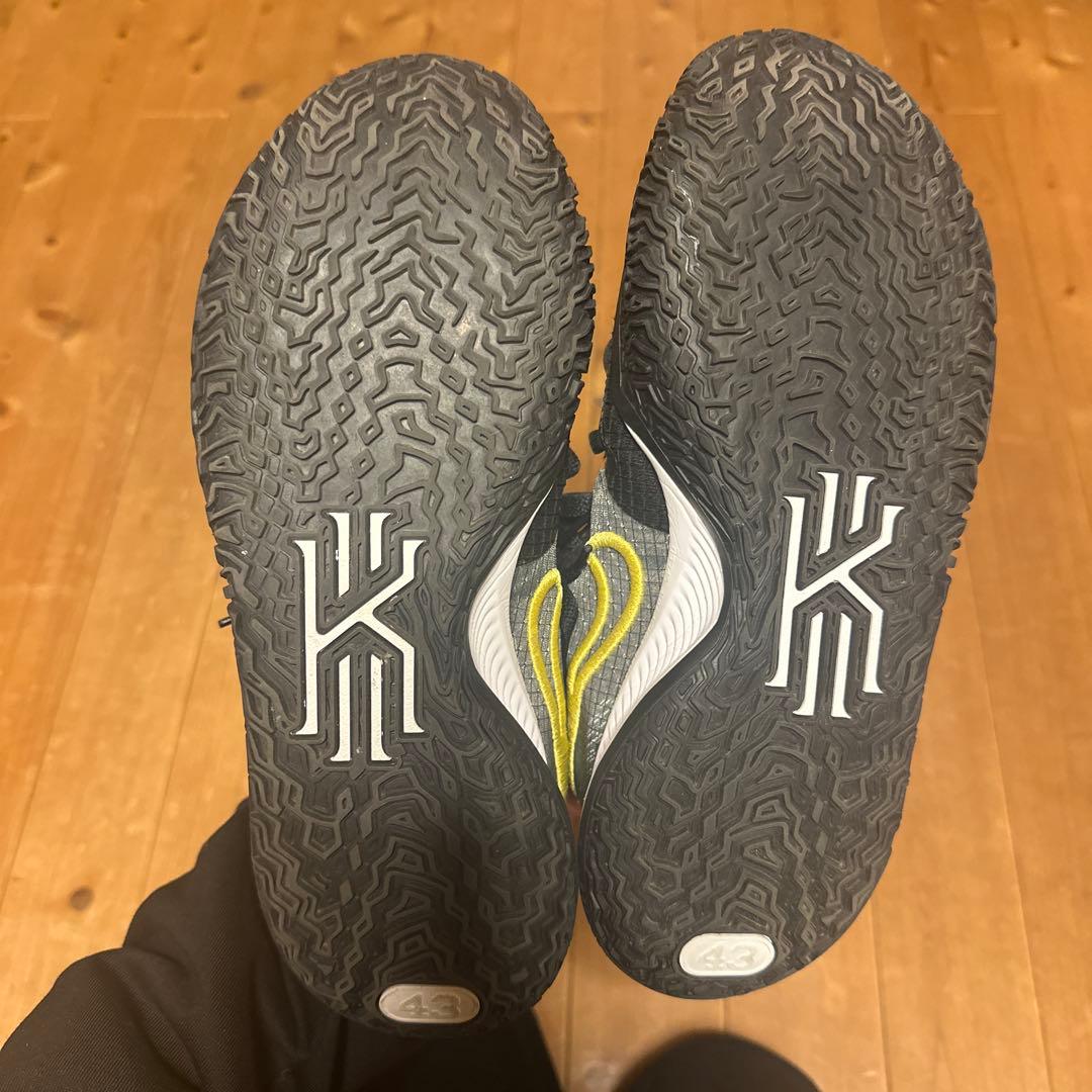 Nike Kyrie low 3 カイリー