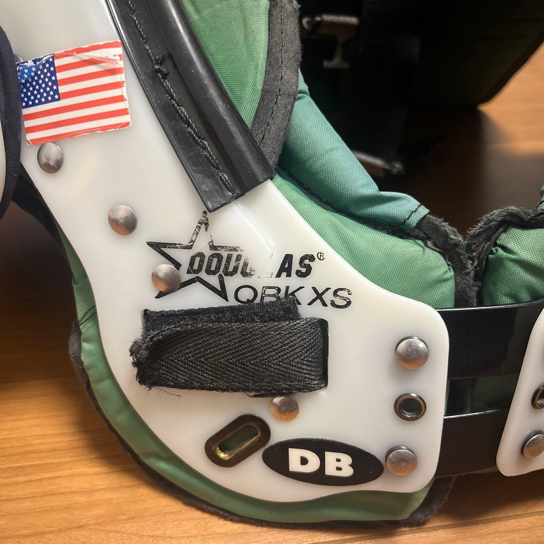 【2/28まで】アメフト防具　Douglas QBK XS DB