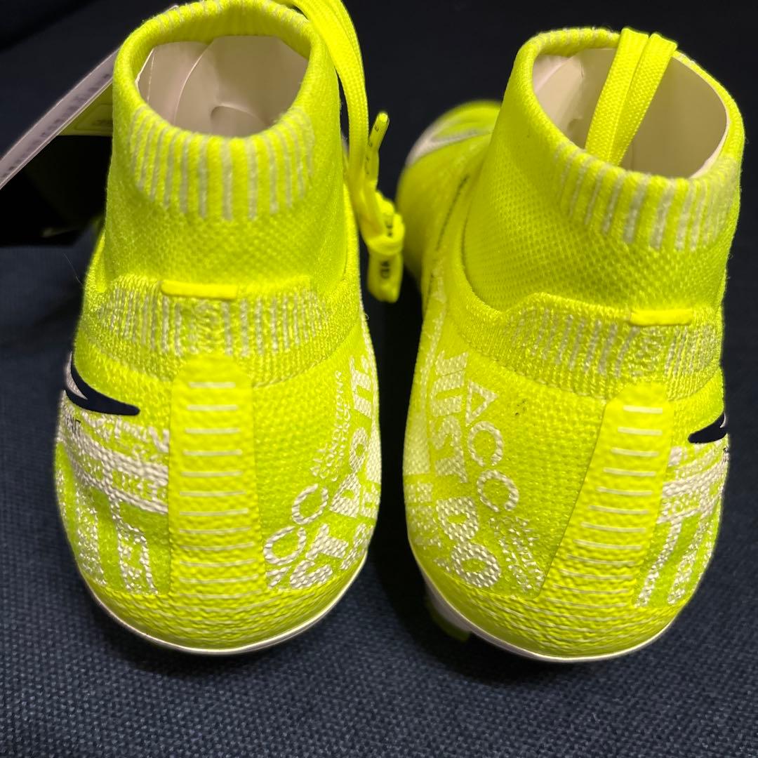 4/8のみこの価格　NIKE ファントムビジョン　DF FG 24.0
