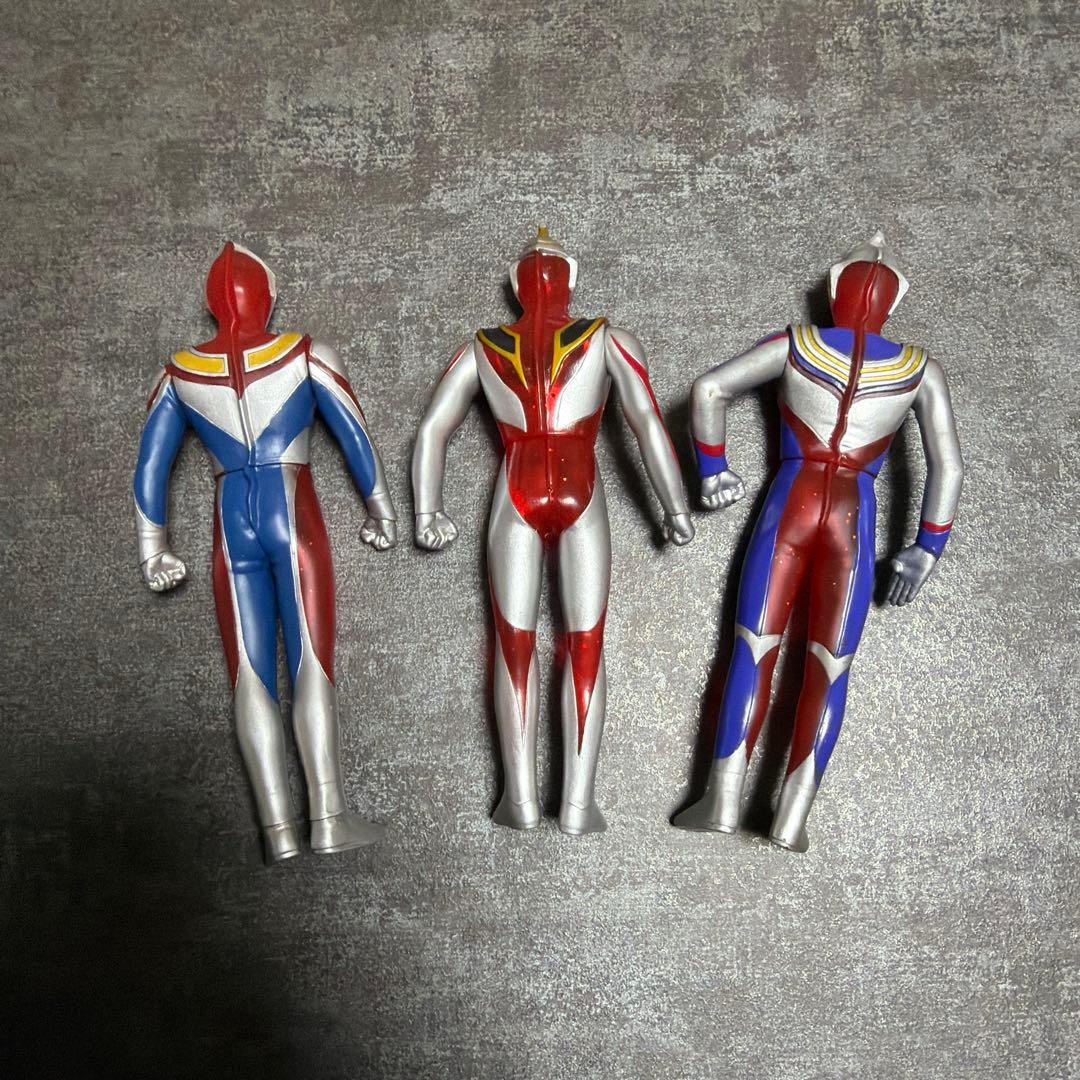 劇場版限定ソフビ　ウルトラマンティガ　ガイア　ダイナ　クリアレッドラメバージョン