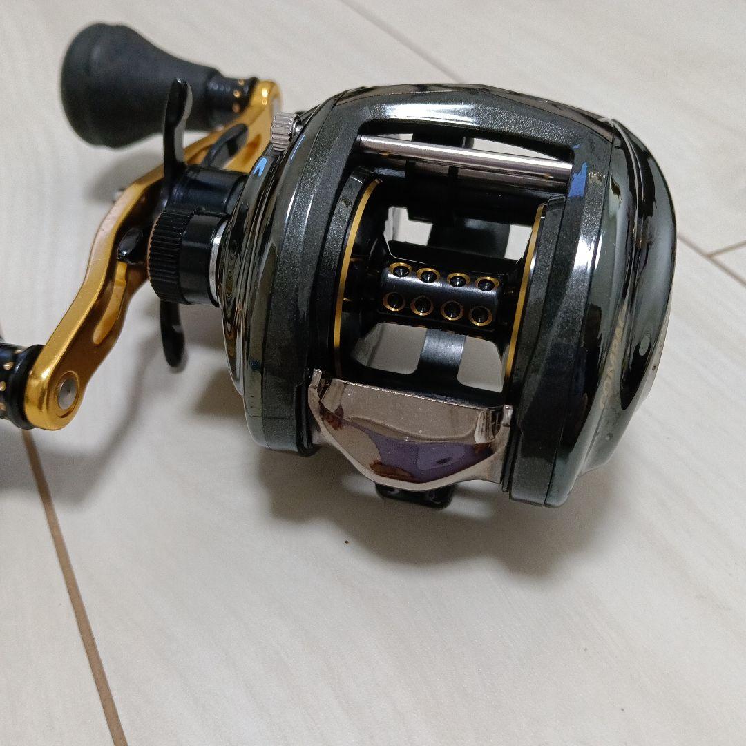 アブガルシア　レボ　ビッグシューターコンパクト左