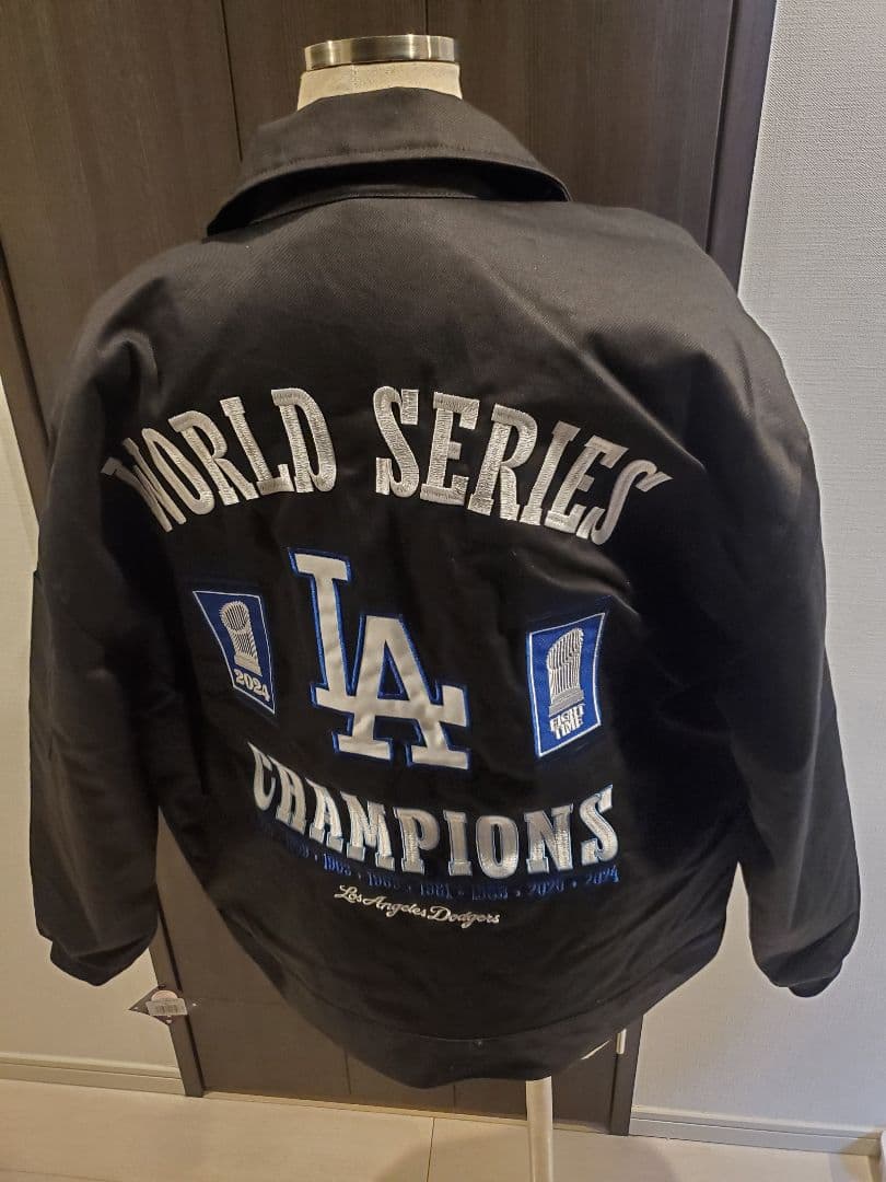 ドジャース ワールドシリーズ優勝記念ジャケット 海外Ｍサイズ MLB 大谷翔平