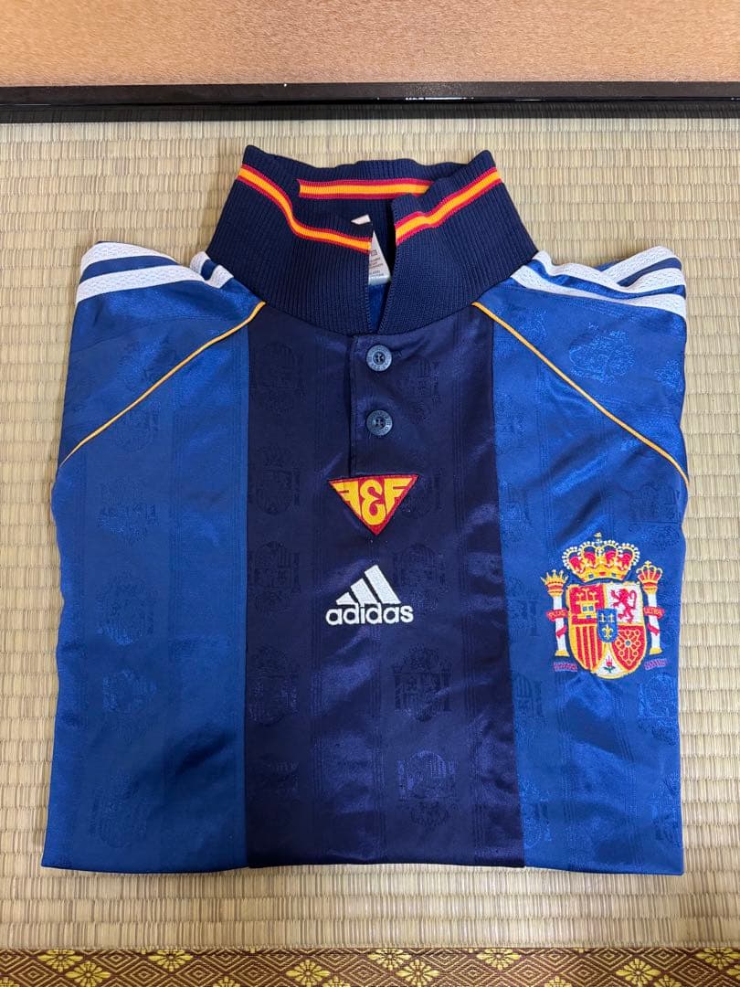 サッカー　スペイン　ユニホーム　ヴィンテージ　古着
