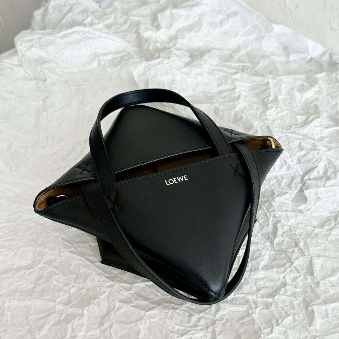 人気商品！ブラック レザー ミニ 2WAYハンドバッグ 16.5cm