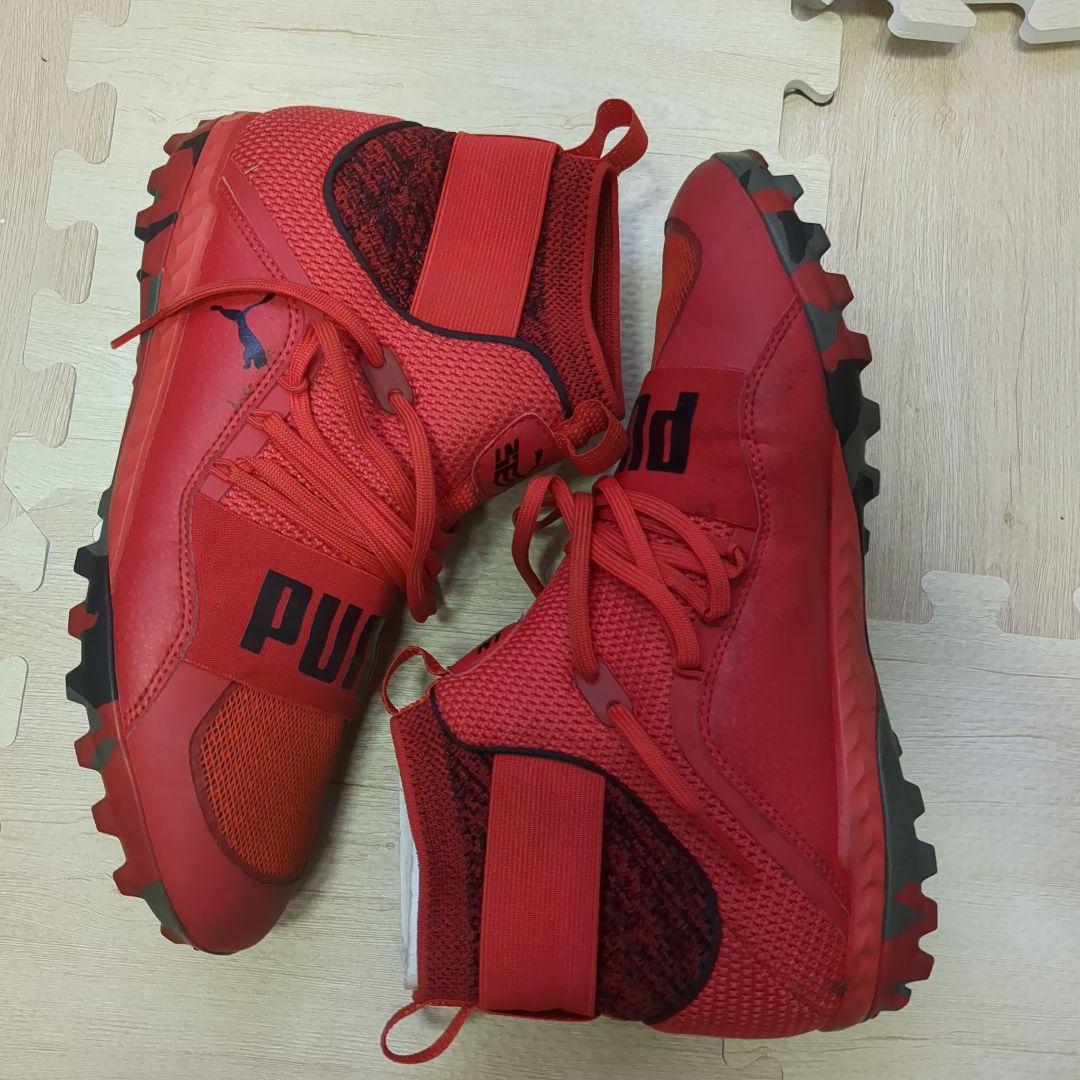 PUMA レッド トレーニングシューズ