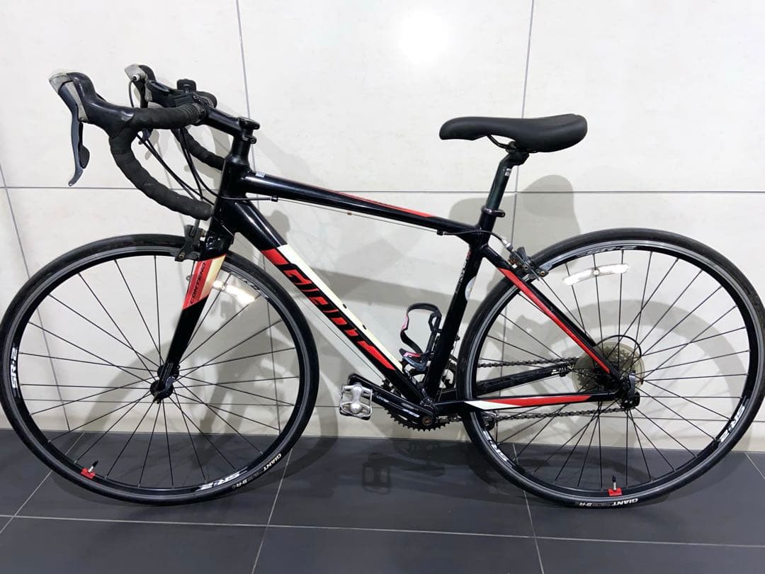 GIANT contend2 ジャイアント　コンテンド2 ロードバイクdefy3