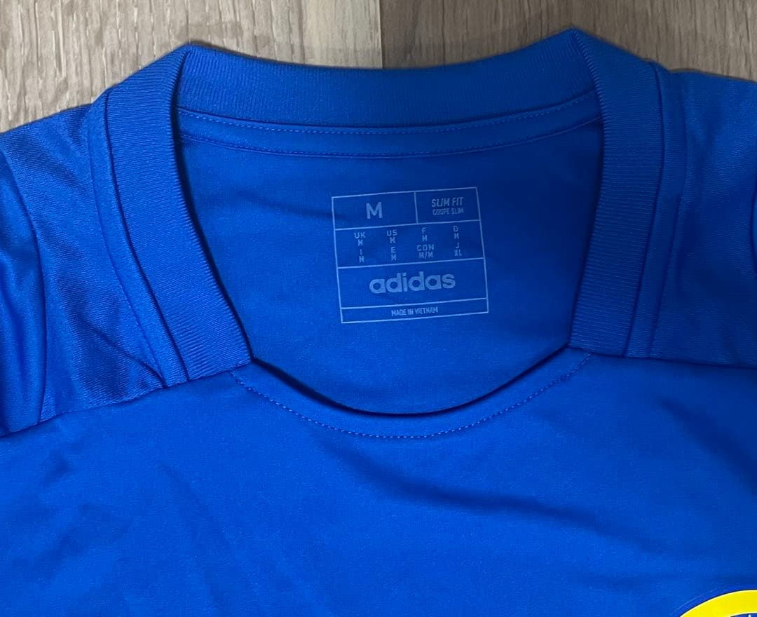 adidas リーズユナイテッド　サッカー　トレーニングシャツ　プラシャツ　新品