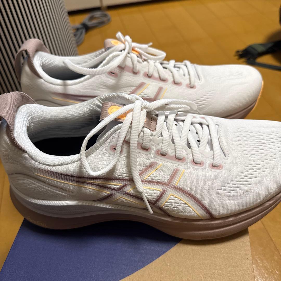 美品asics ゲルカヤノ32 レディース26cm