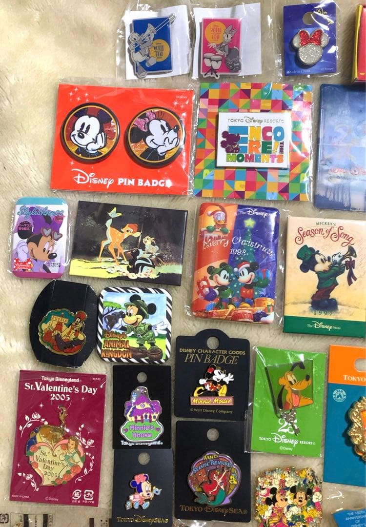 ディズニー ピンバッジ ピンズ 缶バッジ まとめ売り 43点