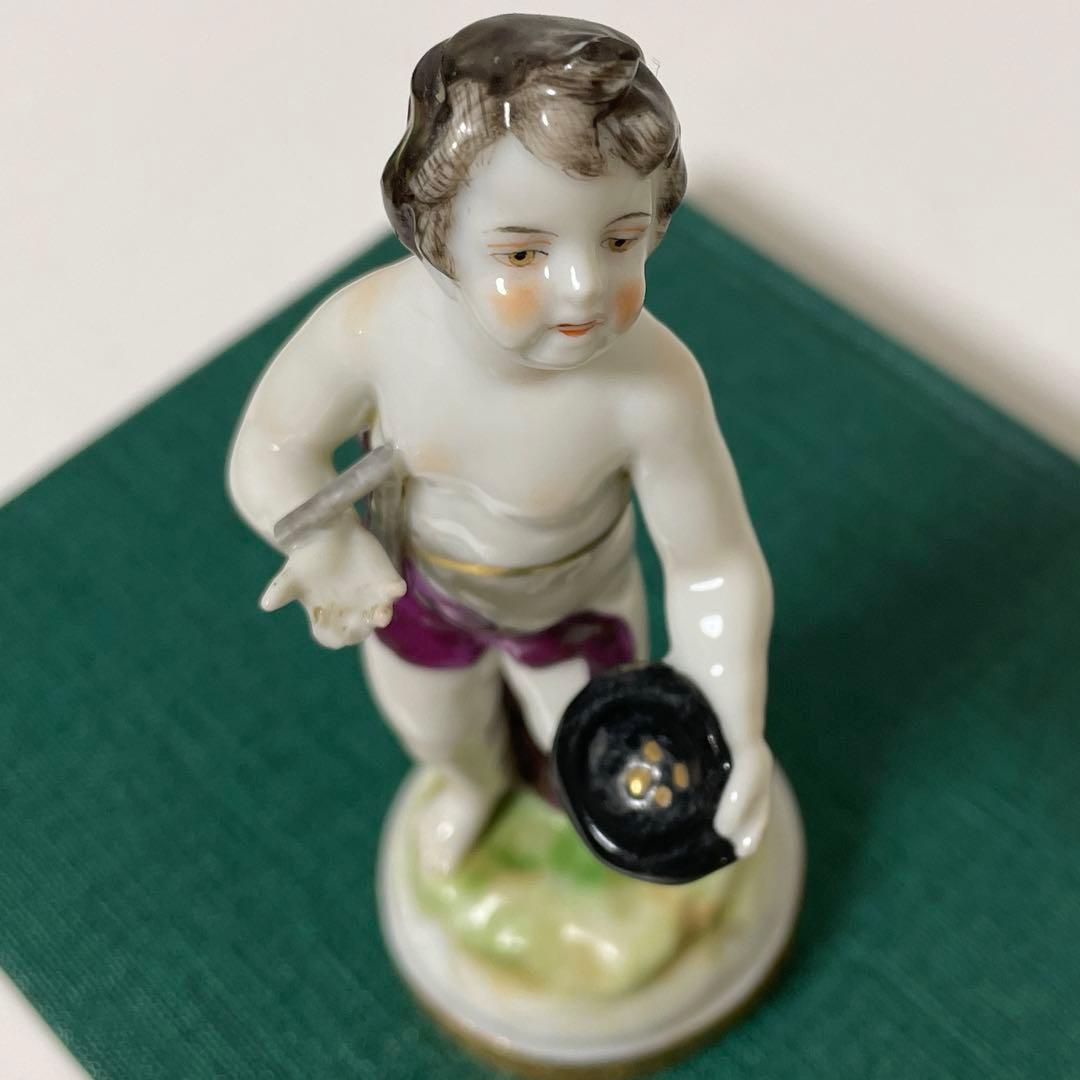 ・リヒャルトクルム工房・ドレスデン・高さ１２.５cm・右手の指に一部欠損あり。