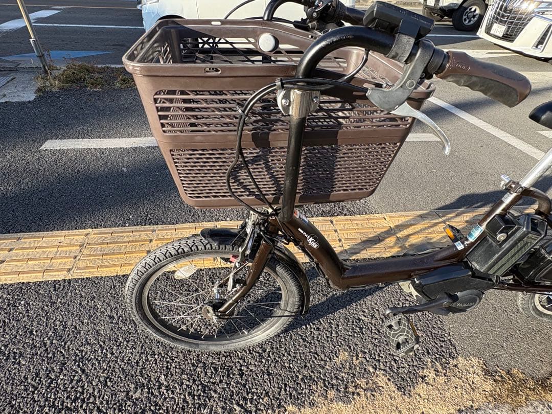 中古20㌅YAMAHA電動アシスト自転車　8.7Ah 大阪　059