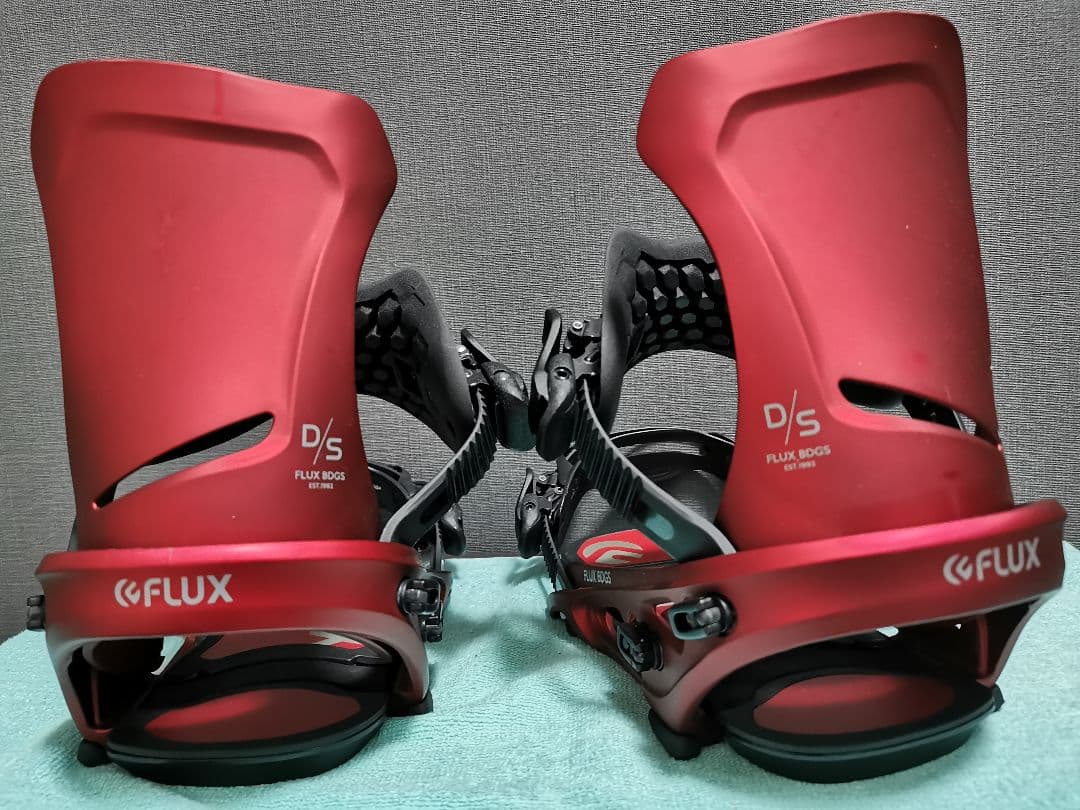 FLUX D/S スノーボードビンディング レッド/バインディングMサイズ正規品