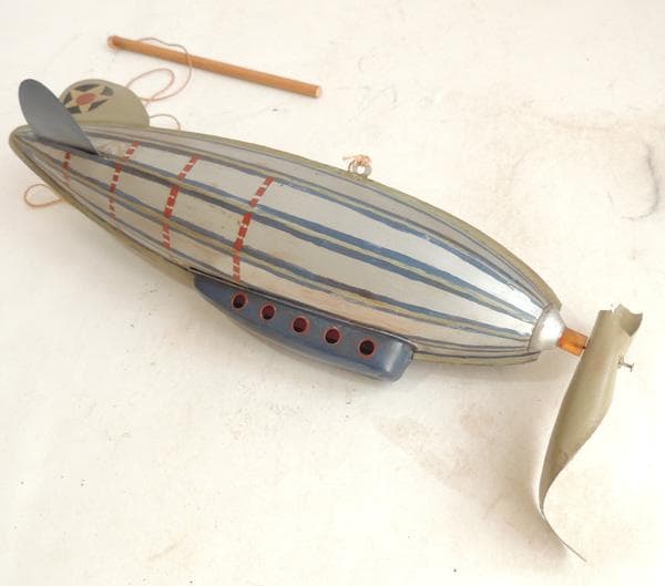 ● 戦前の飛行船《 メイコン Macon 》セルロイド製　ジャンク品