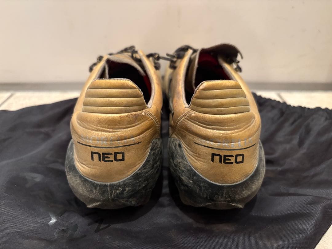 MIZUNO MORELIA NEO Ⅱ 限定カラー 金×黒　27.5cm