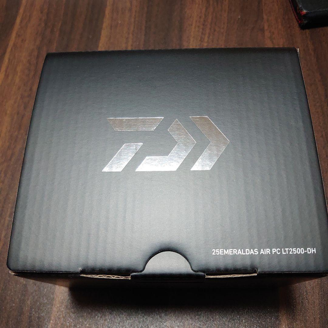 新品未使用ダイワ 25エメラルダス AIR PC LT2500-DH
