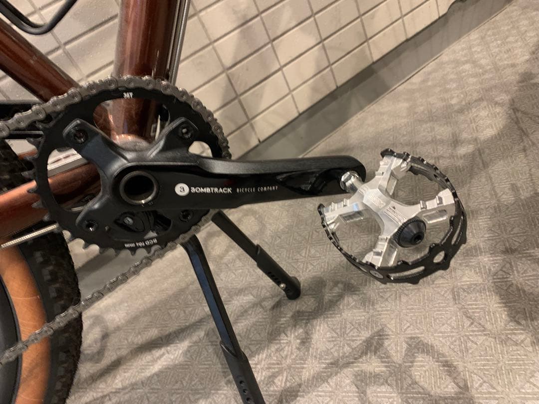 セール　引き取り限定　ボムトラック　ビヨンド2 カスタム　　bombtrack
