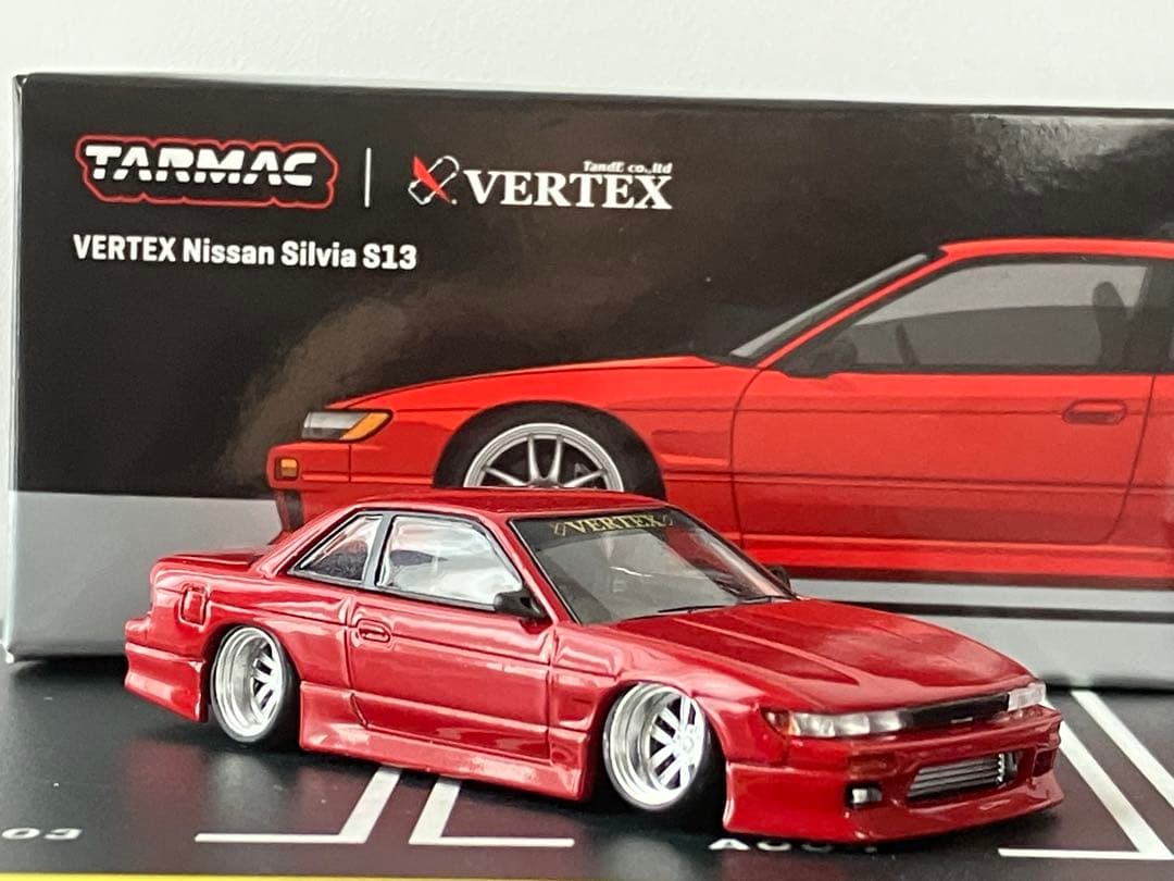 ミニカー TARMAC VERTEX Nissan Silvia S13 1/64