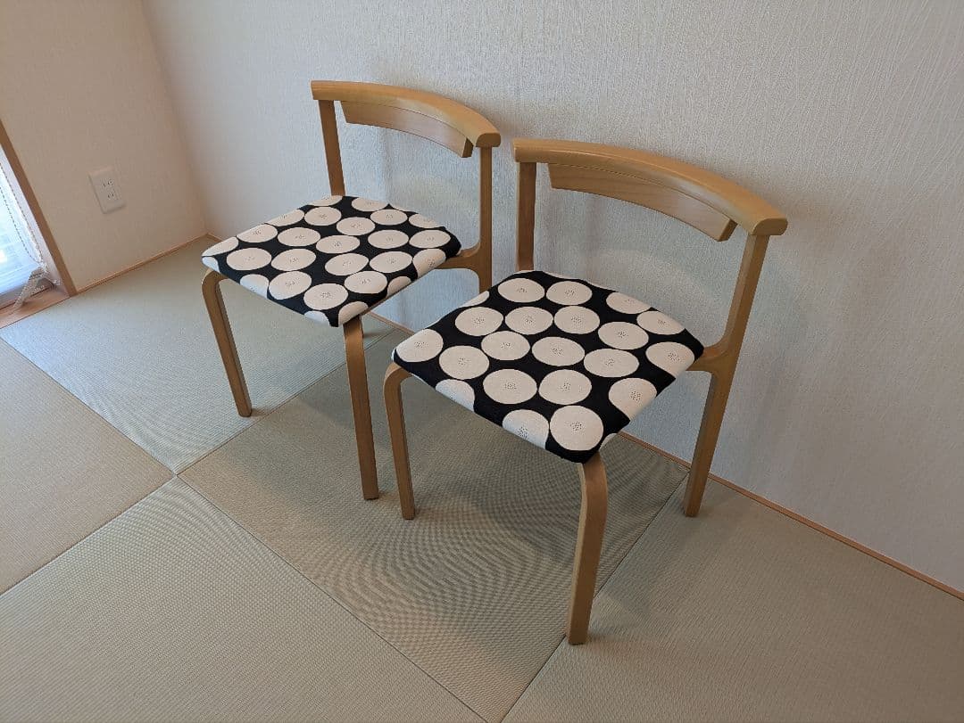 【天童木工】スタッキングチェア 2脚 座面張替 ハンドメイド 幾何学模様 黒