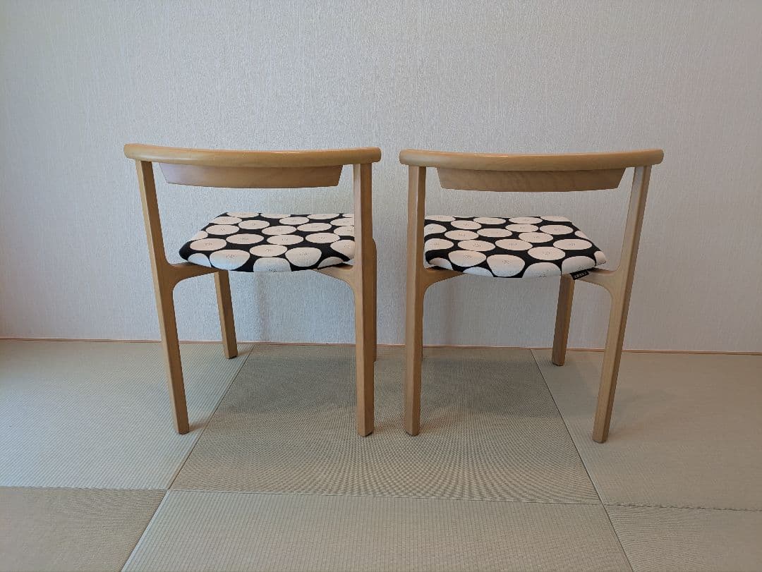 【天童木工】スタッキングチェア 2脚 座面張替 ハンドメイド 幾何学模様 黒