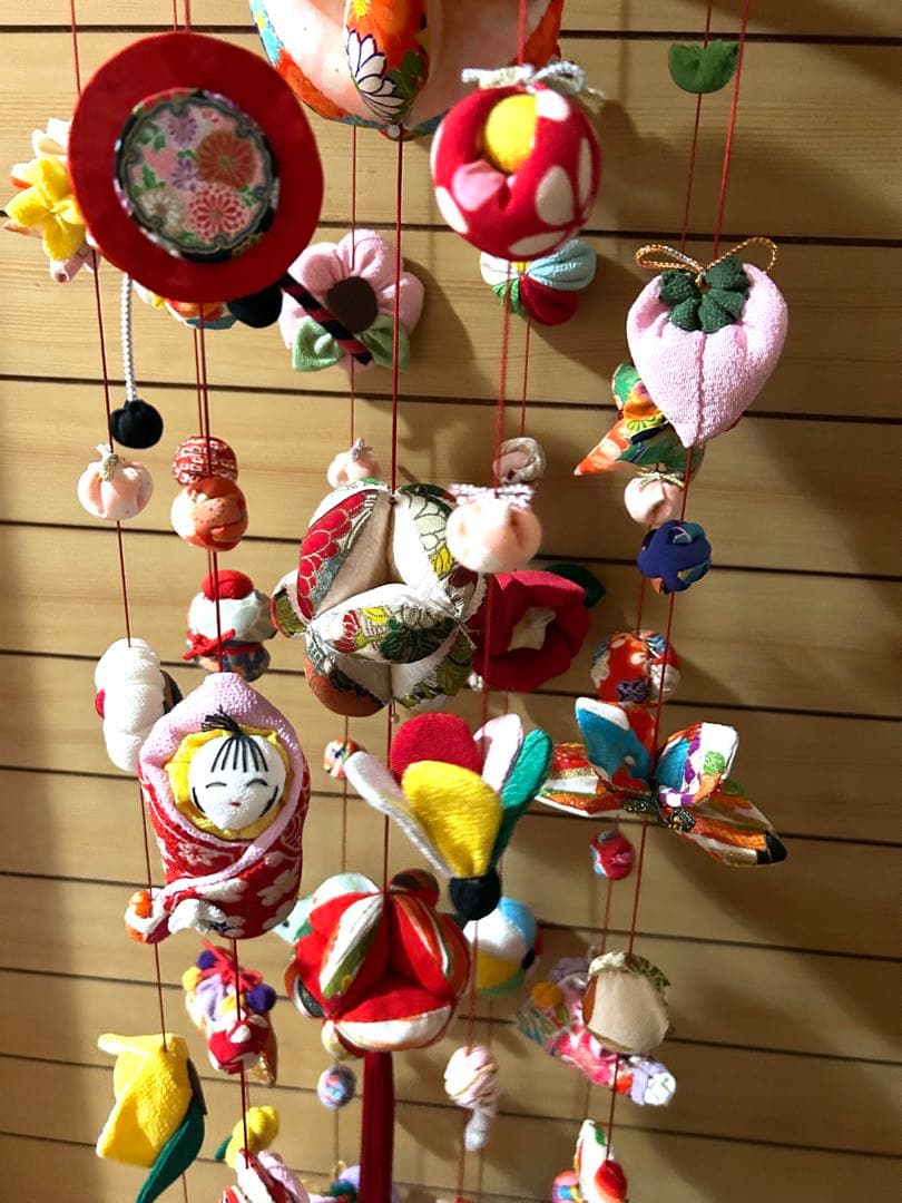 伝統工芸豪華吊るし雛9連飾り　ちりめん細工ハンドメイド　お正月、雛飾り
