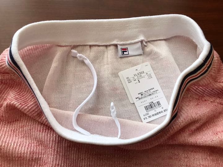 フィラ テニスウェア　ピンク色スコート　Mサイズ　新品
