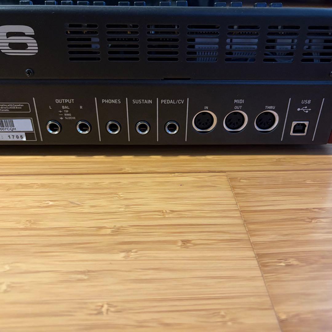鍵盤楽器 Behringer DeepMind6 analog synthsizer