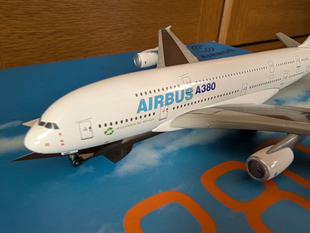 ドラゴン 1/400 A380 デモカラー