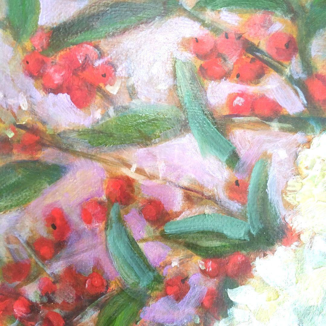 油絵P１０号。シックな花瓶に入った白いカーネーションと南天。ステンレス額縁付き