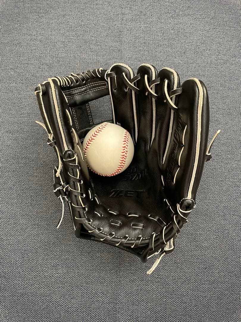 美品　ゼット　野球 硬式グローブ 一般用　大人　右投げ　グラブ　内野手 右利き