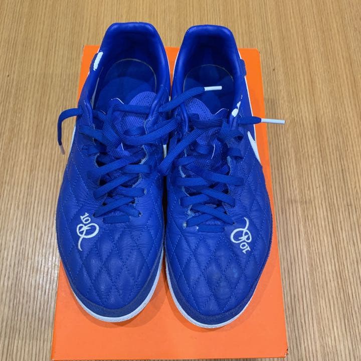 ナイキロナウジーニョモデルフットサルシューズ