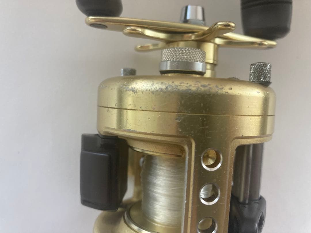 SHIMANO カルカッタ101XT ベイトリール